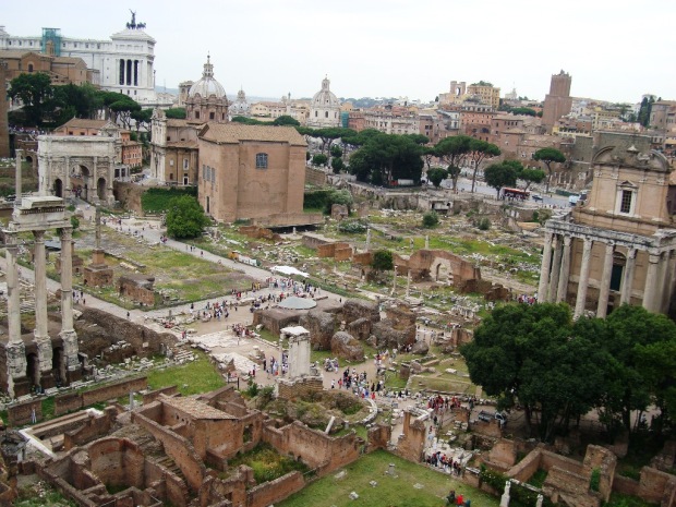 Vista do que restou do Fórum Romano