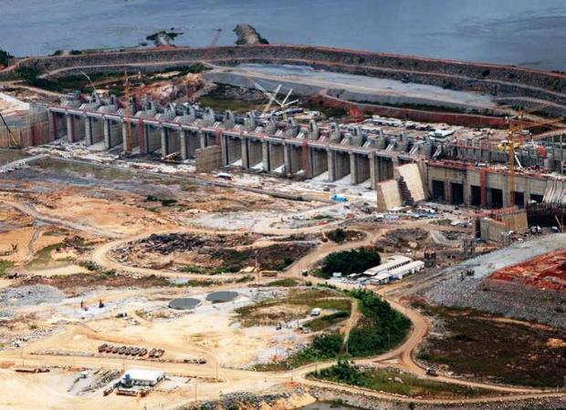 Vista da usina de Belo Monte ainda na etapa de construção